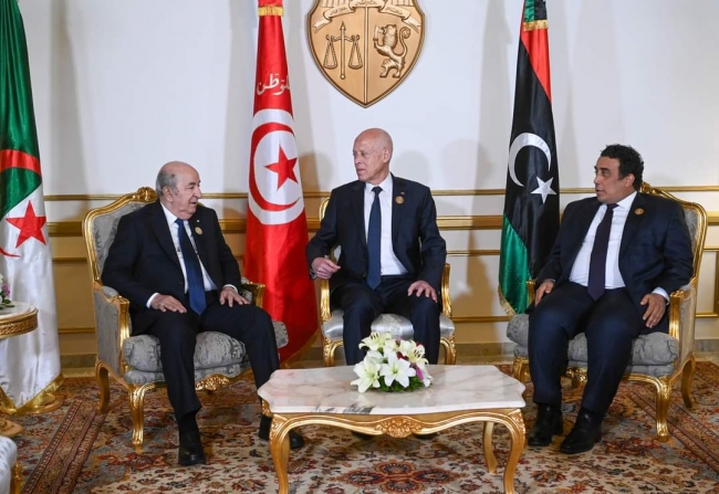 قادة تونس والجزائر وليبيا يؤكدون ضرورة توحيد المواقف والرؤى وترسيخ سنة التشاور في مختلف القضايا ذات الاهتمام المشترك