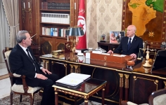 رئيس الجمهورية يهتم في لقائه برئيس الحكومة بإجراءات عودة التونسيين من الخارج وسير العمل الحكومي