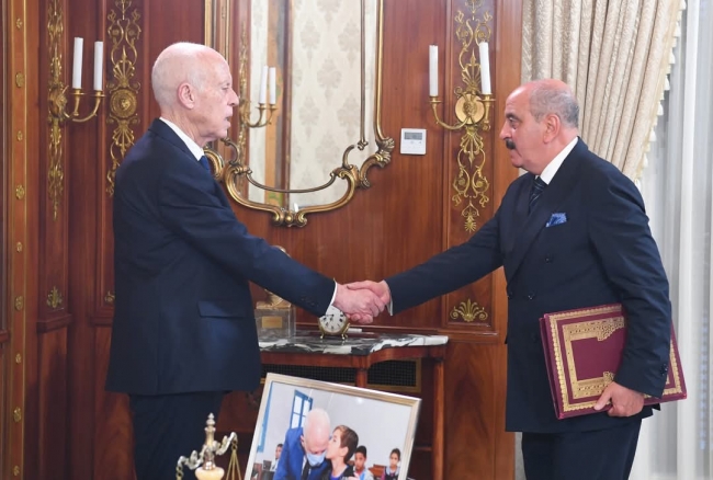  رئيس الدولة يؤكد أن التصريحات الصادرة عن جهات أجنبية تعد تدخلا سافرا في الشأن الوطني
