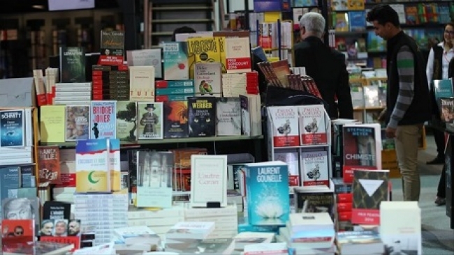  التمديد بصفة استثنائية في توقيت معرض الكتاب