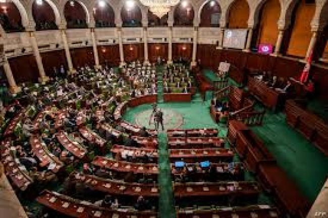 النواب يناقشون اتفاقية قرض لتوسيع الطريق رقم 20 بولاية قبلي