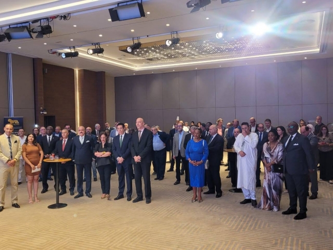  وزير الخارجية مرافقة رجال وسيدات الأعمال التونسيين للانشار عالميا