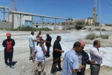 قابس:  سكب المياه الصناعية في مجاري الأودية وفي السباخ والبحر ..و السلط تتحرك 
