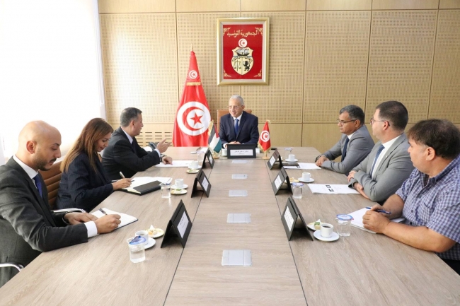 تعزيز تبادل الخبرات في صناعة الأدوية واللقاحات بين تونس و الاردن 