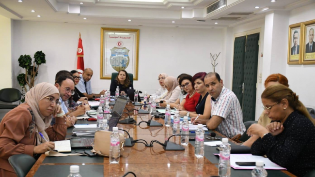 وزيرة الصناعة: ضرورة تسريع إنجاز المشاريع العمومية في قطاع الفسفاط