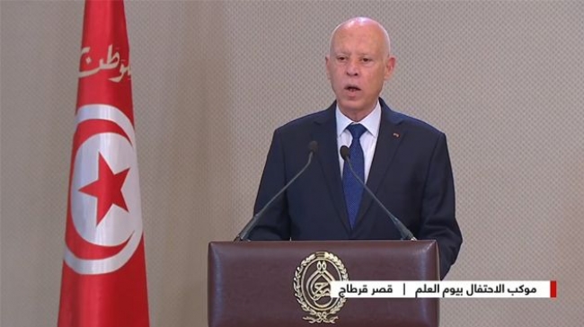 رئيس الجمهورية يُشرف على موكب الاحتفال بيوم العلم