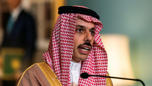 وزير الخارجية السعودي يؤدي زيارة عمل إلى تونس