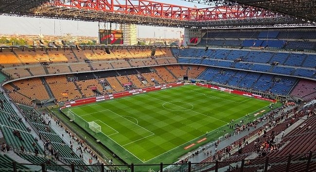 ميلانو توافق على بيع ملعب سان سيرو للناديين ميلان وإنتر