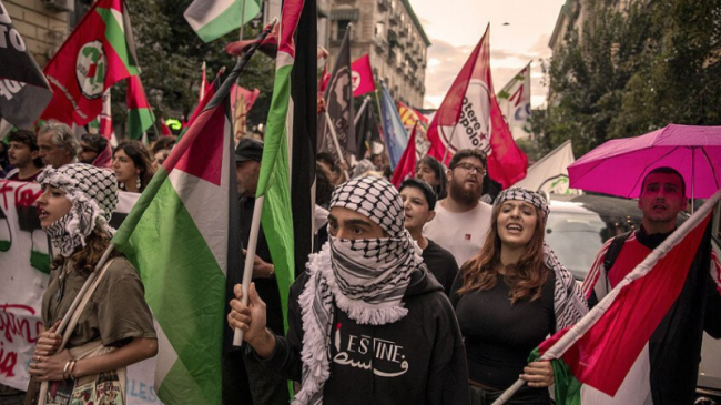 إيطاليا: عشرات الآلاف في الشوارع احتجاجا على اعتراض أسطول الصمود