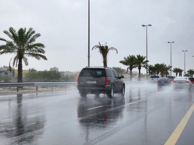 ظهور خلايا رعدية محلية مصحوبة بأمطار متفرقة