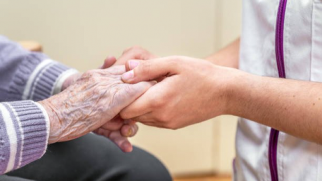  تخرج أول دفعة أطباء اختصاص طب الشيخوخة في ديسمبر 2025