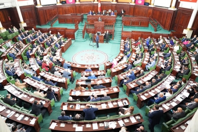 اقتراح إخضاع السجناء من 20 إلى 30 سنة للخدمة العسكرية