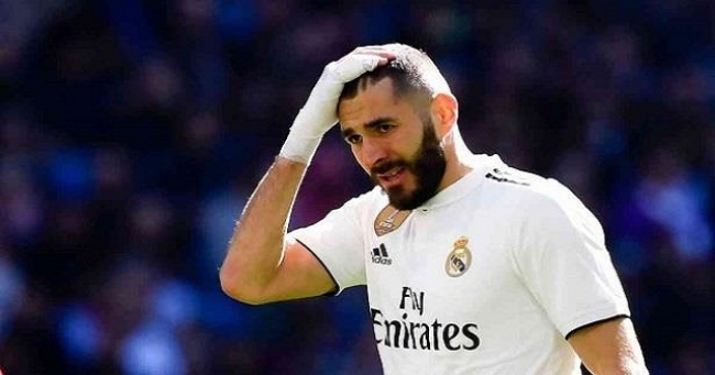  نادي ريال مدريد الإسباني : كريم بنزيما مصاب بفيروس كورونا